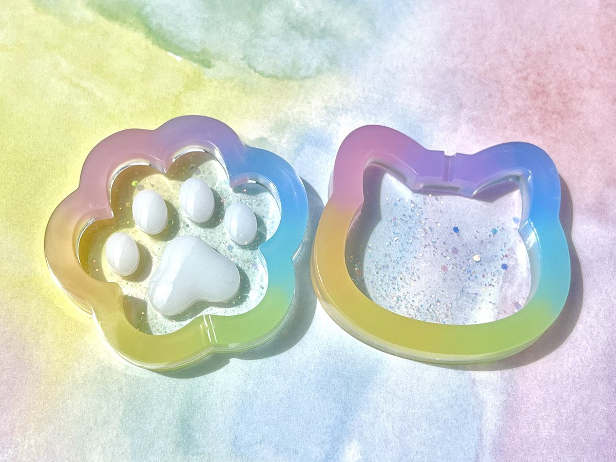 パステルカラーの虹色シェイカーを作っています🌈
シェイカーって、この段階でも小物入れみたいでちょっと可愛いですよね💓

#レジン　#虹色 
#ハンドメイド好きな人と繋がりたい