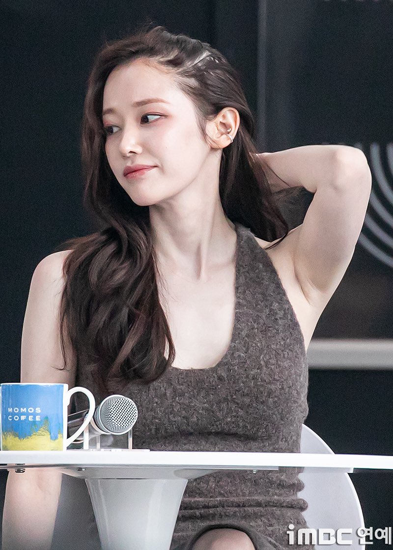 wjswhdtj's tweet photo. 부산국제영화제 <프로젝트Y> 오픈토크 #전종서 https://t.co/sv3ErFGjHL