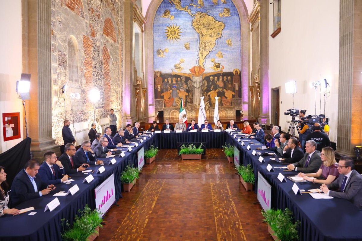 rvillanueval's tweet photo. Hoy instalamos la Comisión Nacional de Aprendizaje a lo Largo de la Vida, un esfuerzo colectivo que busca acompañar a las y los estudiantes en cada etapa de su vida con formación pertinente, flexible y humana.

Porque no se trata solo de dar cursos, sino también, de abrir un nuevo horizonte donde la educación superior sea permanente, sea útil, cercana y con sentido social.
Gracias a todas las instituciones que se suman con entusiasmo y por abonar a que la Universidad sea un lugar al que siempre se pueda volver.
