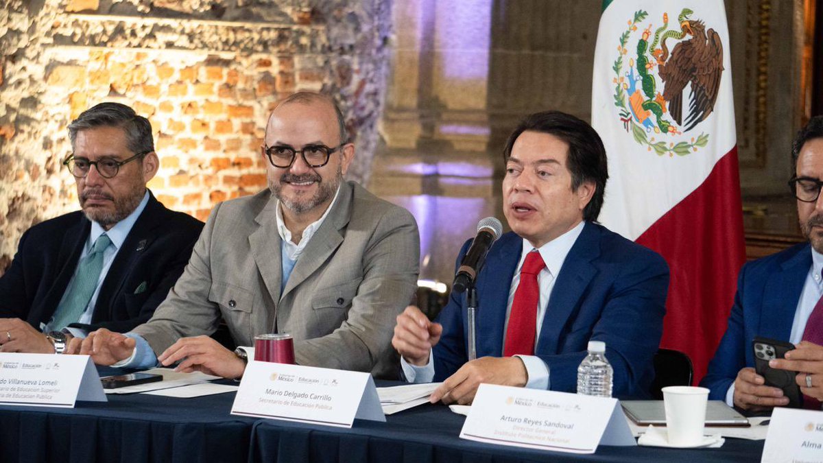 rvillanueval's tweet photo. Hoy instalamos la Comisión Nacional de Aprendizaje a lo Largo de la Vida, un esfuerzo colectivo que busca acompañar a las y los estudiantes en cada etapa de su vida con formación pertinente, flexible y humana.

Porque no se trata solo de dar cursos, sino también, de abrir un nuevo horizonte donde la educación superior sea permanente, sea útil, cercana y con sentido social.
Gracias a todas las instituciones que se suman con entusiasmo y por abonar a que la Universidad sea un lugar al que siempre se pueda volver.