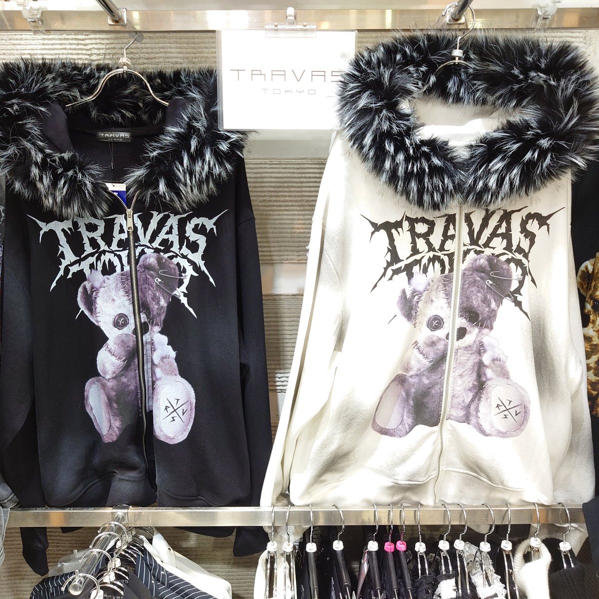 TRAVAS_LAX2's tweet photo. ✨【新作紹介】✨

TRAVAS TOKYO、REFLEM等の最新作毎週入荷中🆕
数量限定＆早い者勝ちです⚡
ご来店お待ちしております😆

日頃のご愛顧に感謝を込めて…
🔻オープニングセール開催中🔻
🎁ガチャガチャイベント実施中
→ステキな商品が当たるチャンス🎉

#TRAVAS #REFLEM #名古屋 #大須 #トラヴァス https://t.co/uv3lIO6lqM