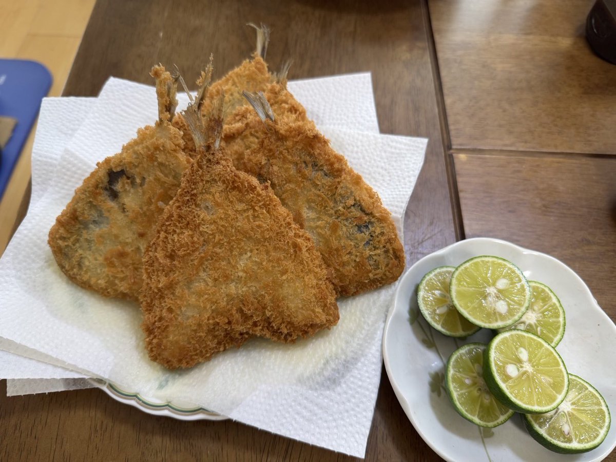 今日はアジフライです。
すだちが意外にも合います🥰