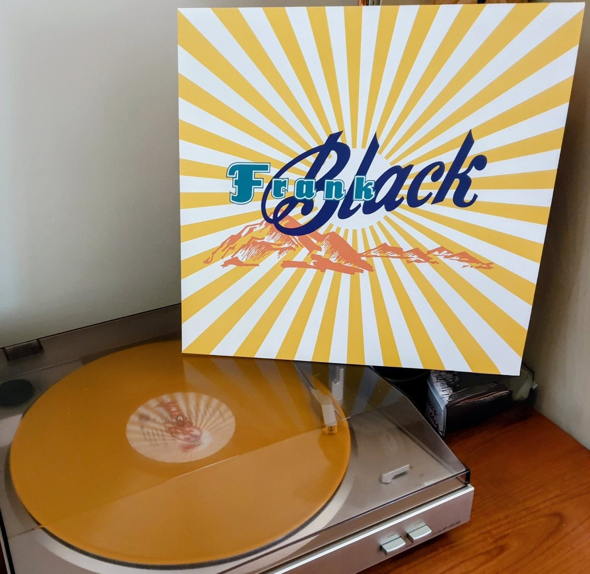 #1993AlbumsTop20 

15. Frank Black - Frank Black

youtu.be/gyu8dpLZtEo?si…