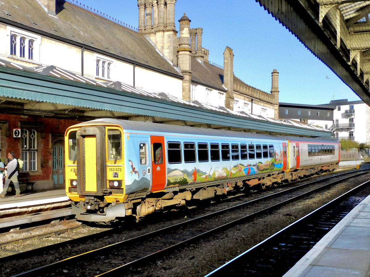 kingy69beard's tweet image. Continuing to round up pictures from last weeks travels, here’s a few ‘unit’ fots from Shrewsbury. A couple of #class153 #Dogbox and the new order of #class196 and #class197