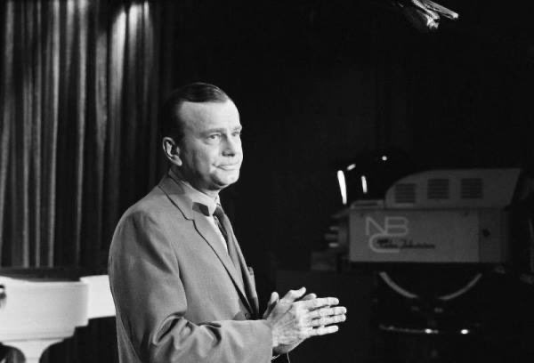 They didn’t even have the decency to let @jimmykimmellive  have his Jack Paar moment. Knowing Jimmy, it would’ve been awesome.  #JimmyKimmel