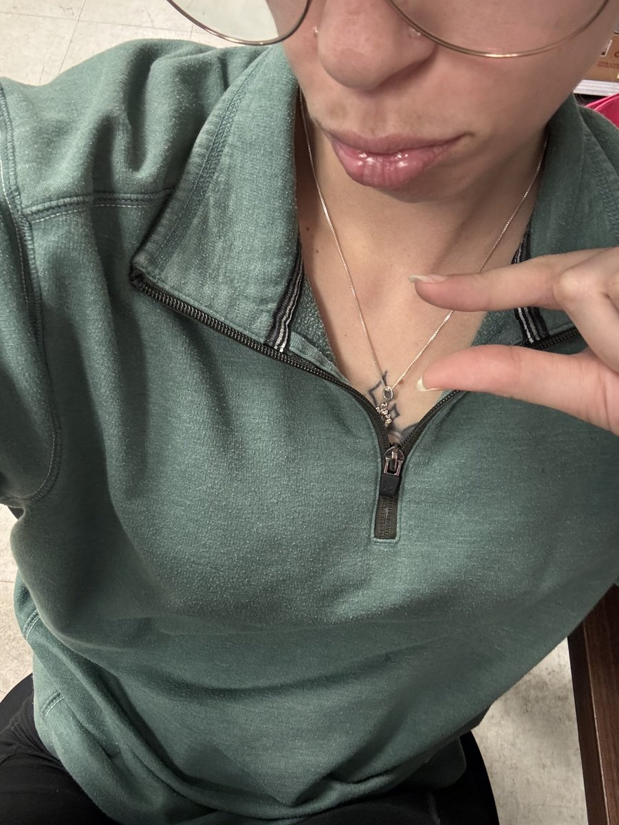 goddessmaii2's tweet photo. Paycheck-$2300 Sent to Goddess Maii -$2283 cry over the $17 you’re living off for the next 2 weeks😈🤣 
Findom Finsub Paypig Money Slave ATM Chats Betas https://t.co/dRaRTwU61w