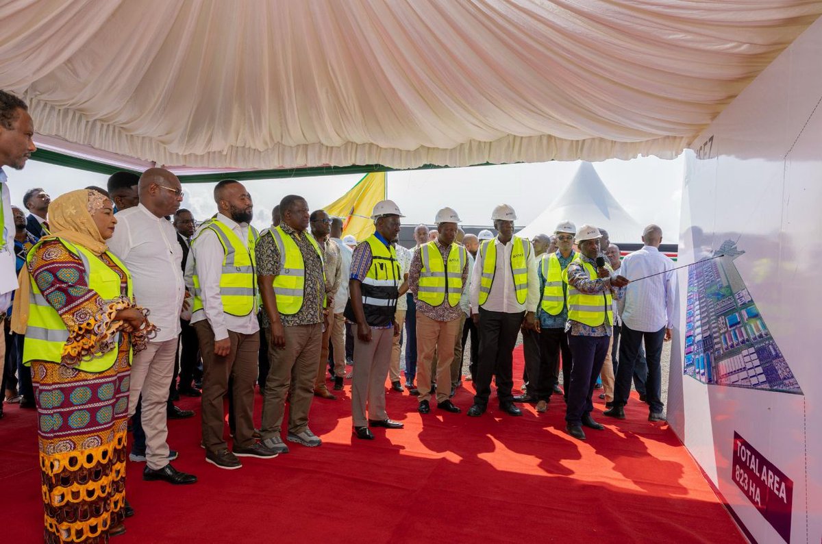 29nyash's tweet photo. Kenya we are investing in Special Economic Zones (SEZs) as engines of growth to fast-track industrialisation, attract global investors and create wealth for our people. https://t.co/BFzPWUgP2S