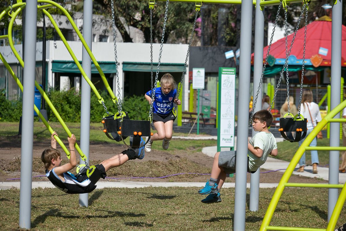 MuniParana's tweet photo. Inauguración de la puesta en valor del Parque Infantil Apolinaro Osinalde🌸🛝

El mejoramiento de este espacio histórico forma parte de un plan integral para mejorar y poner en valor los espacios públicos de la ciudad con recursos municipales.

ℹ️ https://t.co/RRwSoZdBEy https://t.co/6E2DiFLng5