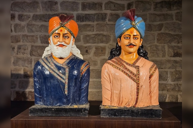 गढ़मंडला गोंडवाना रियासत के महाराजा सन् 1857 के महान स्वाधीनता सेनानी ,आदिवासी समाज के गौरव महाराजा शंकर शाह मरावी जी एवं पुत्र कुंवर रघुनाथ शाह मरावी जी के बलिदान दिवस पर शत् शत् नमन् जोहार 🌿 
#जोहार
#गोंडवाना_राज्य