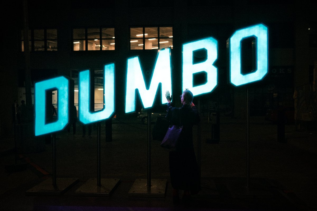 el_jong's tweet image. Photographers photographing photographers.

#photography #streetphotography #nycphotography #brooklynphotography #dumbo