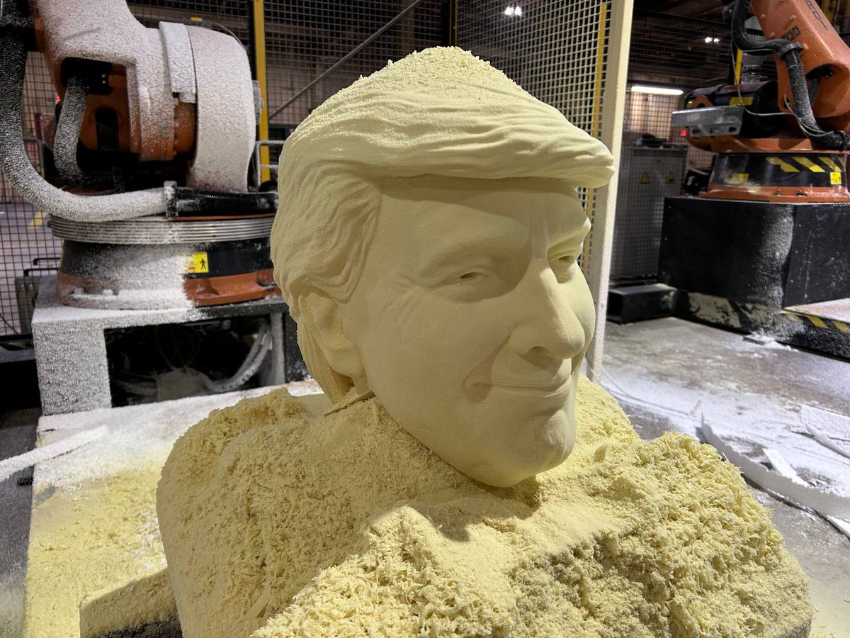 Golden Trump Statue Holding #Bitcoin Erected Near US Capitol #Memecoin  creators installed a 12-foot gold statue of Donald Trump holding a #Bitcoin  outside the U.S. Capitol, in a livestreamed stunt via Pump.