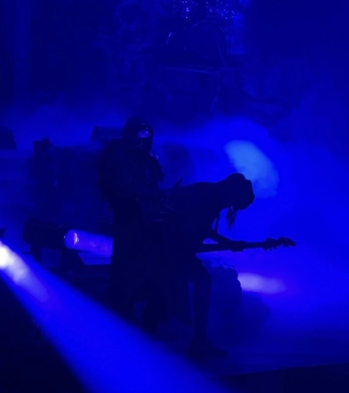 aquaregialover's tweet image. hang it in the louvre