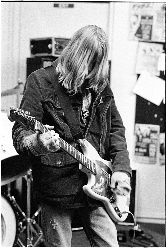 hourly kurt cobain (@hourly_cobain) on Twitter photo 