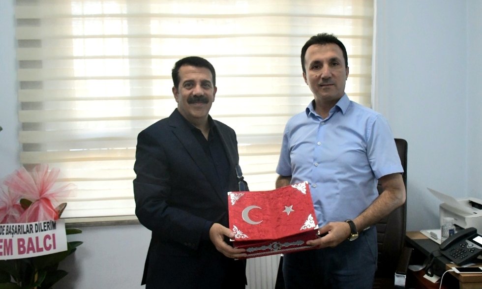 DrAhmetGok's tweet photo. Şahinbey İlçe Milli Eğitim Şube Müdürlerimiz Sayın Alev ÖZEN hanımefendiyi, Sayın İsmail ÖNCEL ve Sayın Mehmet Nazif ERCEMAL beyefendileri ziyaret ettik.
Allah cc. başarılarını daim eylesin inşallah. https://t.co/cy9ubVefBX