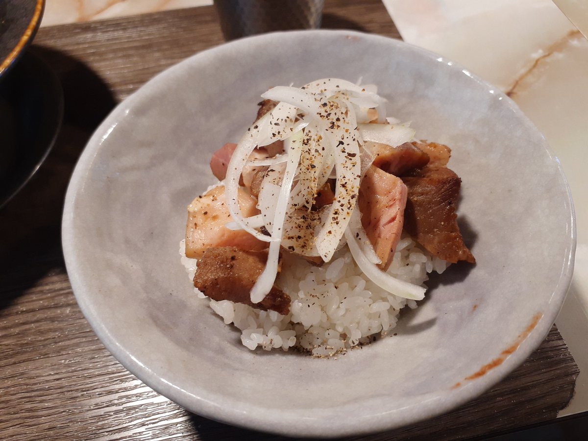 Zbh3lRWPd2rAywU's tweet image. 今日のお昼はimprov.
余りの旨さに度肝抜かれて久しぶりに連食した❕
いい物使って、手間隙かけて、いい仕事してるのが伝わってくる✨
見習わなくては😃
自分も大衆食堂の良さだす努力しなくては❗
#まさか
#improv.