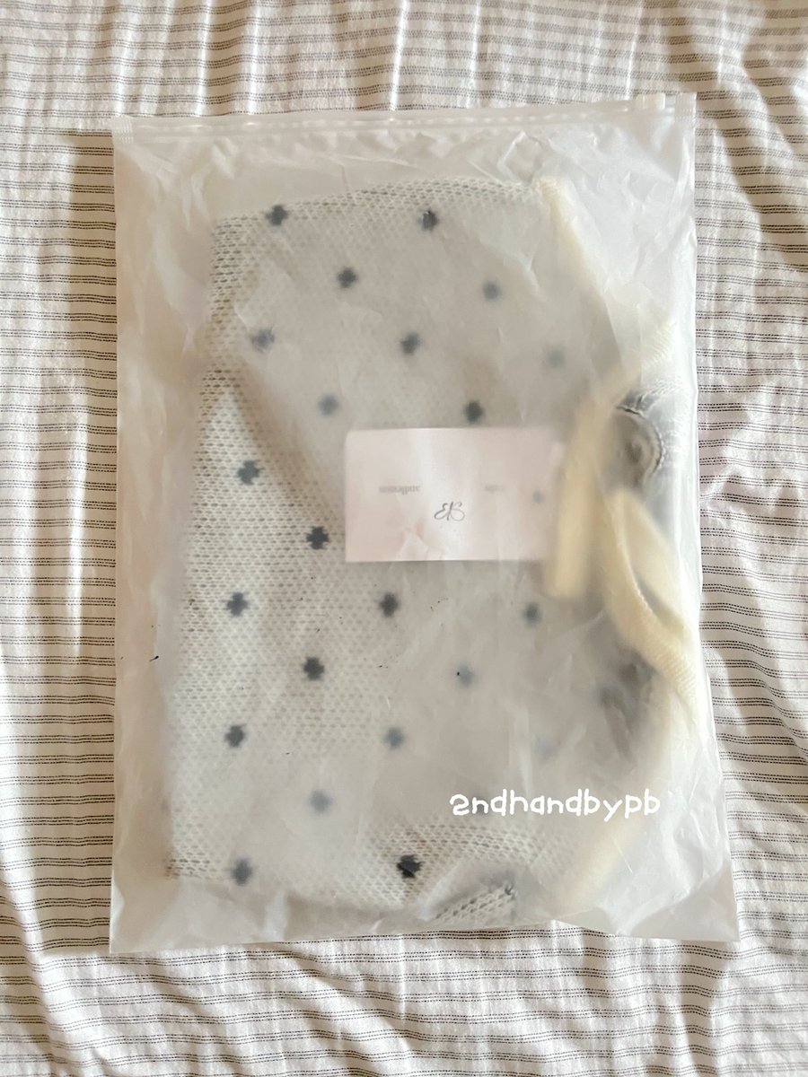 2ndhandbypb's tweet image. ส่งต่อ Rubyandlemon -nana polka dot top สี White ☁️
✿(ใหม่มาก ไม่เคยใส่ ป้ายอยู่ครบ)

Price : 490.- รวมส่ง

Bust 26”-36”
Length 18

#ส่งต่อcintage #ส่งต่อstylistshop #ส่งต่อเสื้อผ้า  #ส่งต่อเสื้อผ้ามือ2 #ส่งต่อเสื้อผ้ามือสองสภาพดี #rubyandlemon #rubyandlemonส่งต่อ #ส่งต่อvghbkk