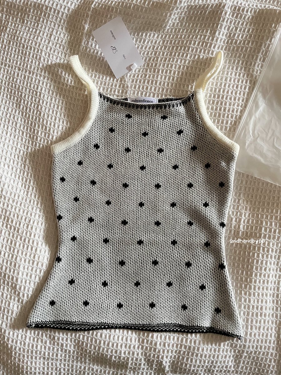 2ndhandbypb's tweet image. ส่งต่อ Rubyandlemon -nana polka dot top สี White ☁️
✿(ใหม่มาก ไม่เคยใส่ ป้ายอยู่ครบ)

Price : 490.- รวมส่ง

Bust 26”-36”
Length 18

#ส่งต่อcintage #ส่งต่อstylistshop #ส่งต่อเสื้อผ้า  #ส่งต่อเสื้อผ้ามือ2 #ส่งต่อเสื้อผ้ามือสองสภาพดี #rubyandlemon #rubyandlemonส่งต่อ #ส่งต่อvghbkk