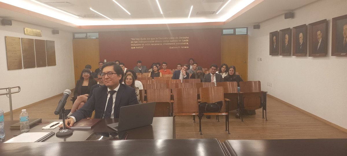 <a href="/JAlvarezFuentes/">Jorge Alvarez Fuentes</a> <a href="/jorgealr98/">jorge</a> Brillante y valiente examen hoy en la <a href="/eld_oficial/">Escuela Libre de Derecho</a> 
Con esa enjundia igualitaria vas a llegar lejos, querido Jorge.