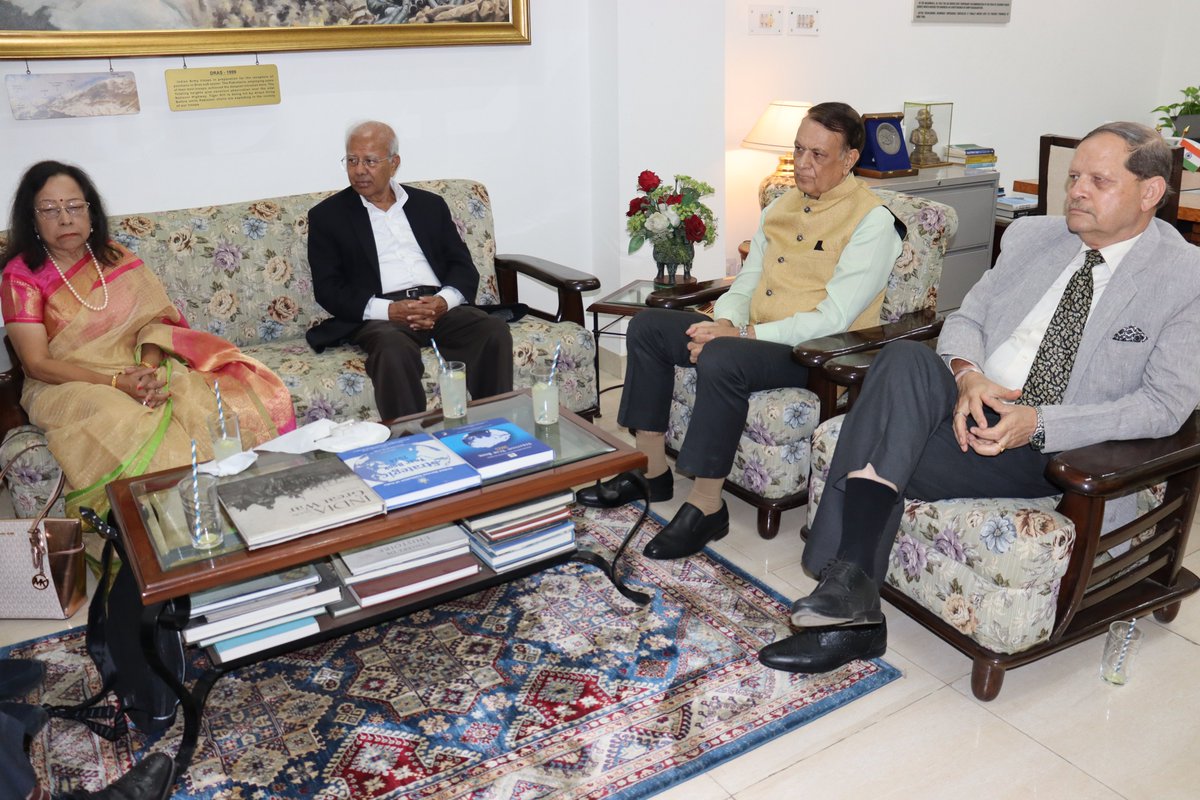 🎬 Dr. Nuran Nabi – A Freedom Fighter Forever was screened at USI on 16 Sept 2025.
Made by Nadim Iqbal 🇨🇦, it highlights Dr. Nabi’s role in the 1971 Bangladesh Liberation War.
Attended by USI members, diplomats, students &amp; NCC cadets.
#USI #FreedomFighter #Documentary