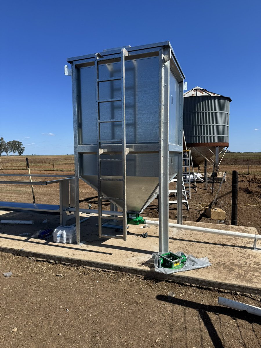 The Feedtech boys are out in the Northern Riverina, NSW, carrying out a fantastic install this week.
They’re setting up 2 × 36 m Auto Feeders with our Feed Control System, pulling feed from a central Feedtech hopper. 
Feedtech celebrating 30 years.