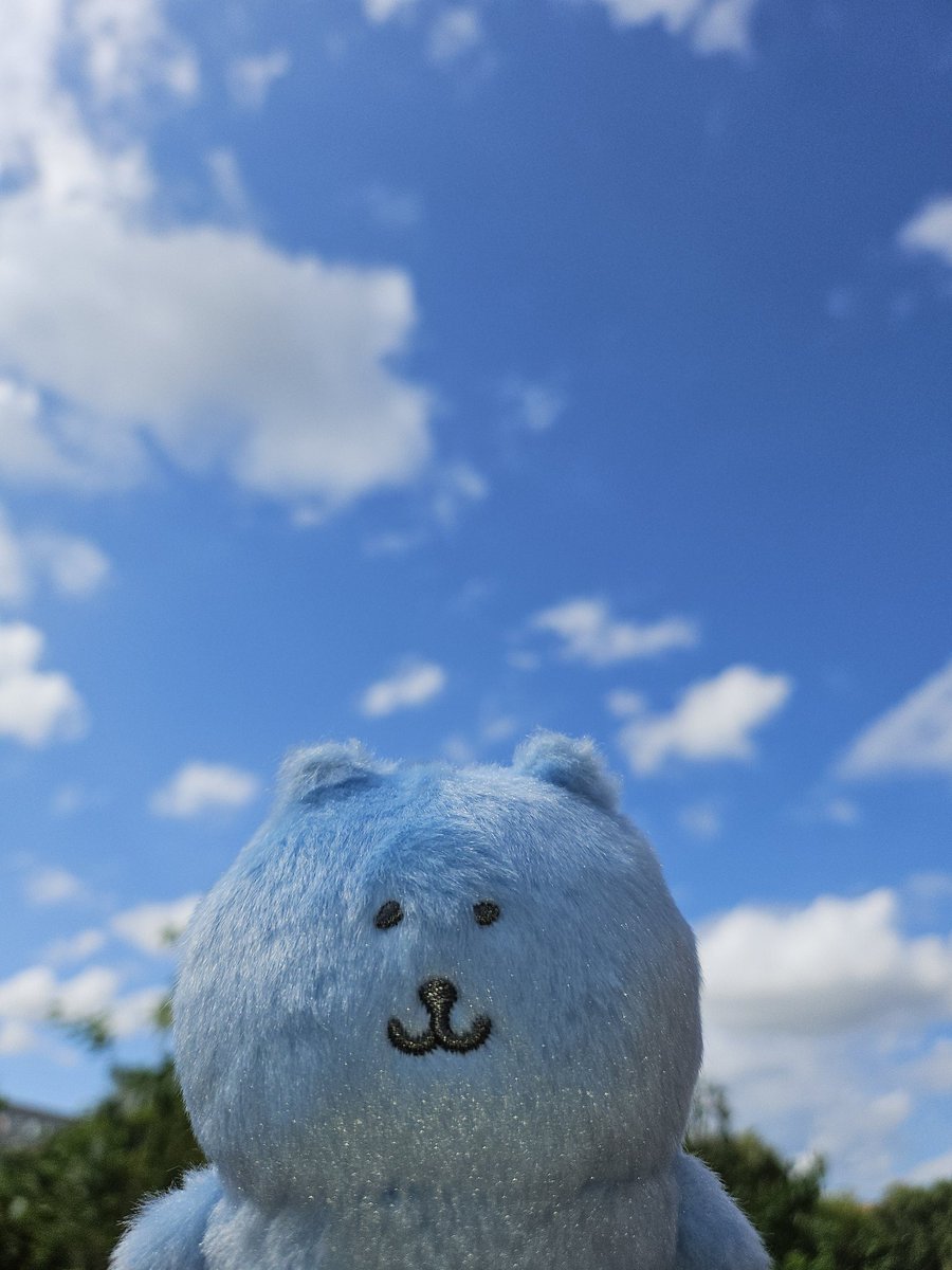 천진난만한 이런 기분도 신이 나서 날아갈 정도로 웃었던 날도 사랑스럽고 소중하게 키울 수 있도록☁️