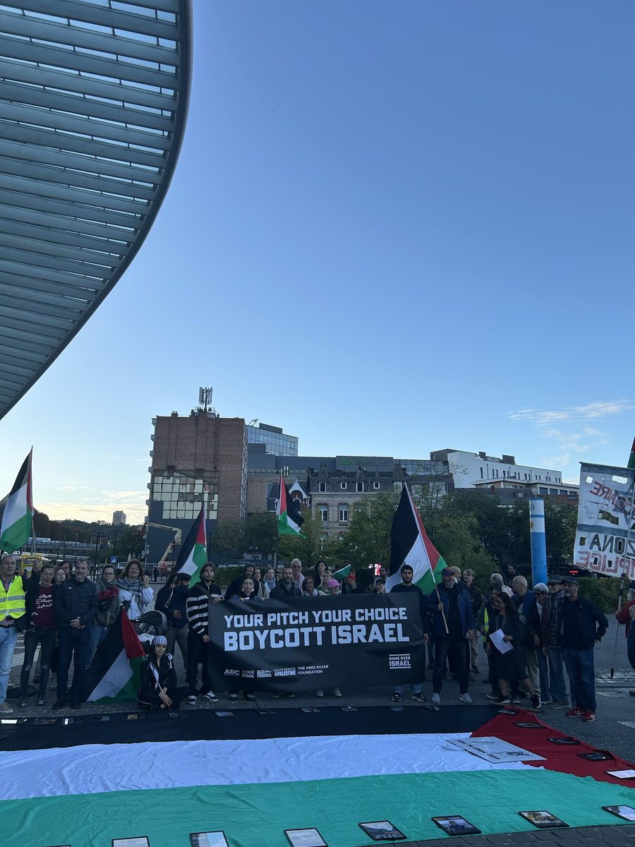 gameover_israel's tweet image. Belgium fans took the streets: no football with genocide. Federations must act. Visit GameOverIsrael.com to be part of the movement.

#GameOverIsrael #GenocideFreePitch #NotInMyGame #BoycottIsrael #BDS #FreePalestine #FootballForJustice #NoGamesWithGenocide