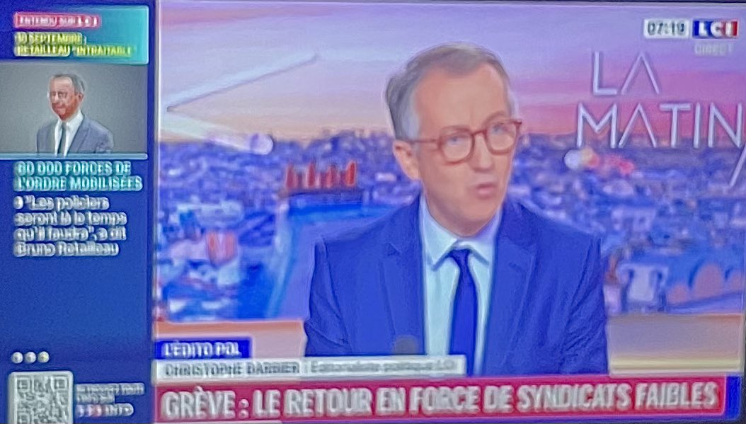 ldupin's tweet image. 🚨 BREAKING - la France sans dessus dessous ce #18septembre, des leaders politiques outrés, des chants entendus déjà dans les cortèges de rue : « Christophe remet ton écharpe 🧣 rouge ! » (poke @C_Barbier sur @LCI, cc @Marc_Beauge) #mediabug #vipclub #fashion