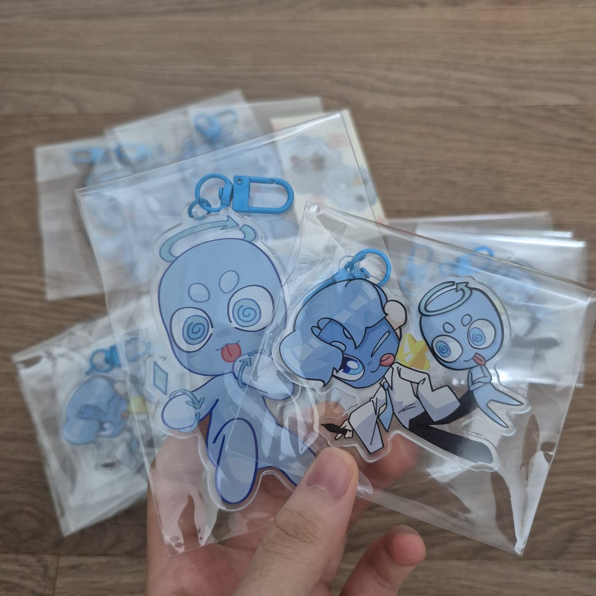 <a href="/goodsverse/">굿즈버스</a> 
굿즈버스에서 키링 구매했습니다!!!
행사 일주일 전에 깁하게 준비했는데
배송도 주문 3일만에 왔고 퀄리티도 정말 높아요! 
또 키링 15개샀는데 16개잇엇음🥹🥹🥹
생각보다 대빵만큼커서 넘좋아요 감사합니다!!