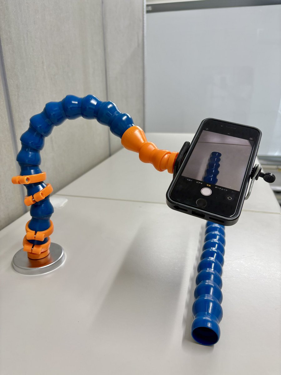 DynamicToolsDT's tweet image. ロックラインとマグネットベースで制作した、一脚です📷
マグネットなのでどこでも固定できます。
ロックラインはいろいろと活用できて便利です！

#ロックライン  #工作機械  #機械工具