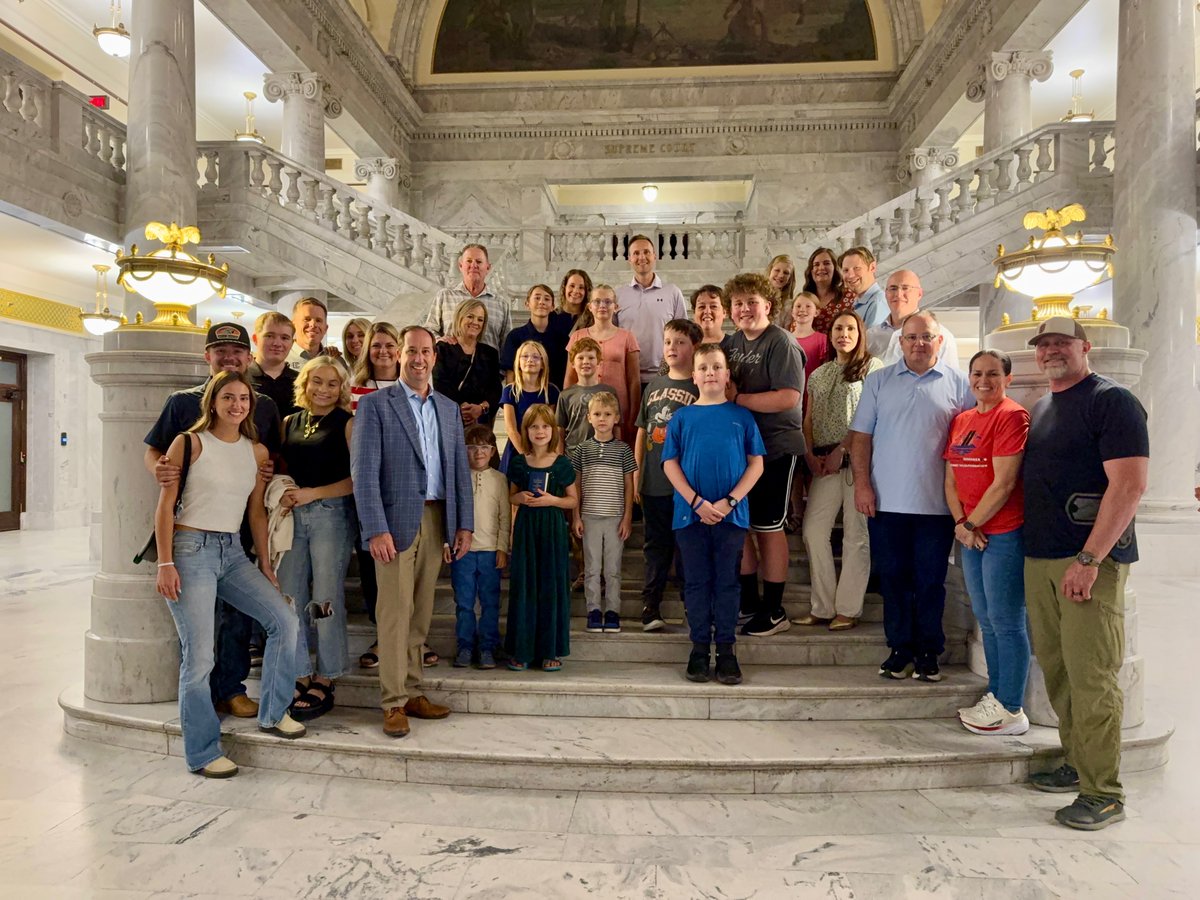 RepWhyte's tweet image. Happy Constitution Day! It was an honor to host tonight’s Family Night at the Capitol for our House District 63 to celebrate the 238th anniversary of the signing of the Constitution. Thank you to everyone who attended.