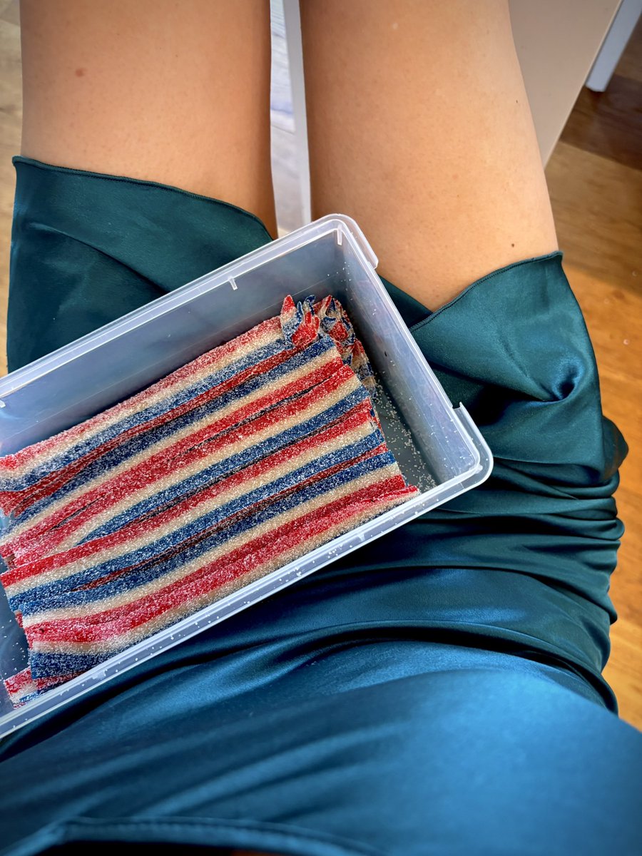 יום פינוק מתחיל מ ע כ ש י ו!
כמה כיף שהוא הולך להיות אפילו מתוק מזה…