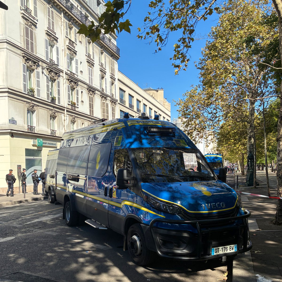 Mobilisation du #18Septembre : le dispositif de sécurité est très important à #Paris, comme dans toute la #France
🇫🇷. 
Au total, près de 80 000 forces de l'ordre sont mobilisées.

️➡️ C’est autant que la semaine dernière pour #BloquonsTout.

#F24