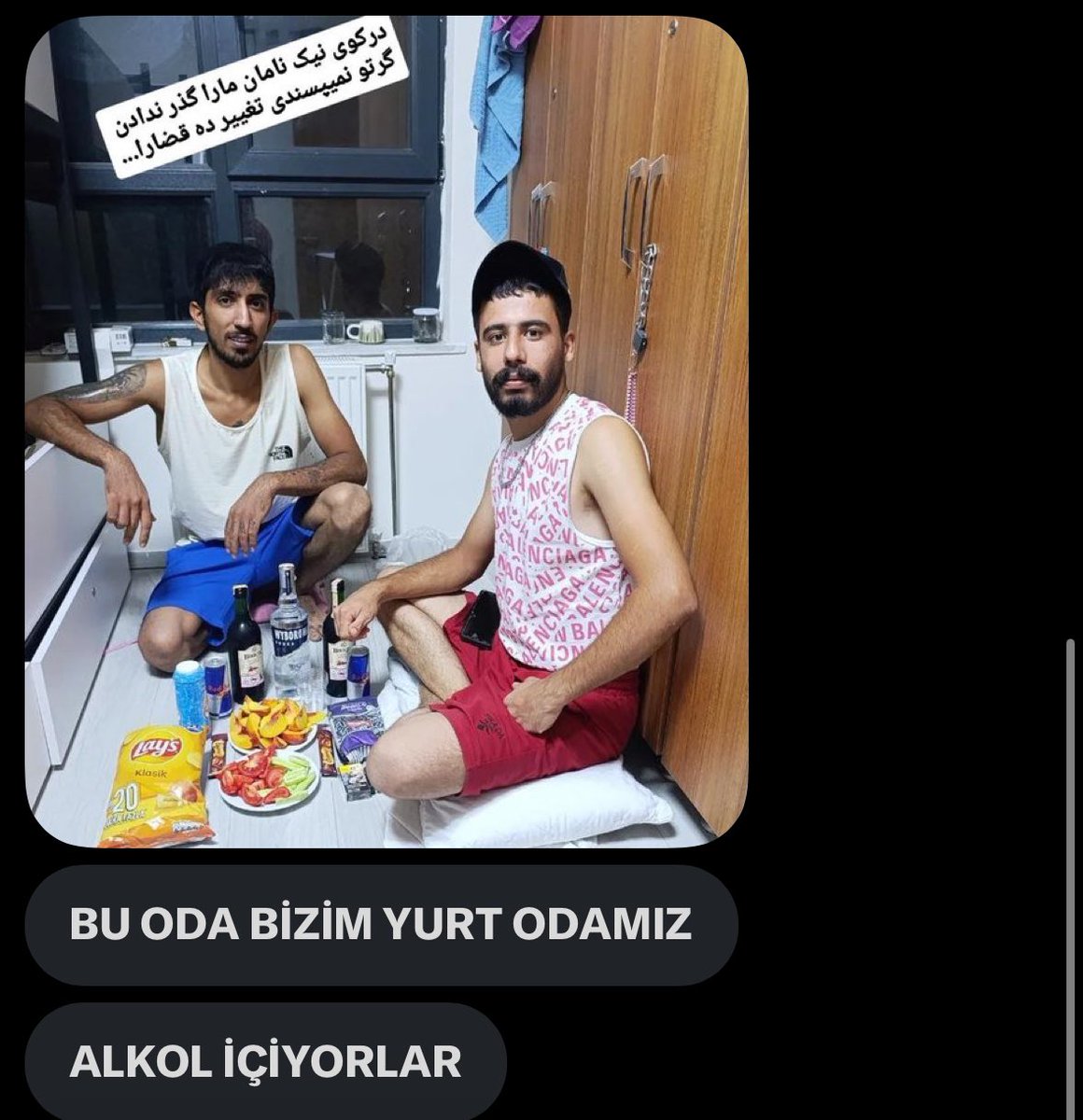 taghaberleri's tweet photo. Bazı işçilerin Cevizlibağ Kız KYK Yurdu'nda 'alem' yaptığı görüldü. https://t.co/37eN8AA3ZG