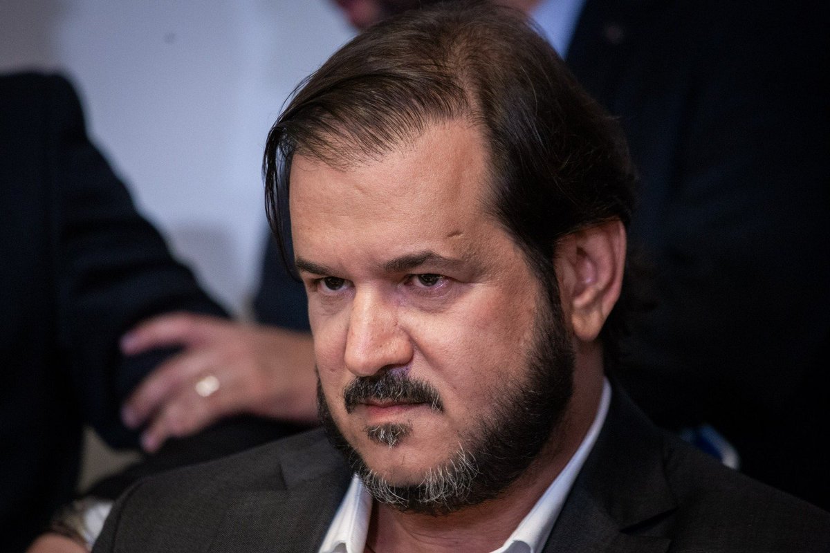 Piloto diz que Rueda é dono de aviões operados por empresa de voos do PCC. Um piloto que transportava regularmente uma dupla que liderava um mega esquema de lavagem de dinheiro que atendia ao PCC afirmou em depoimento à Polícia Federal que o presidente do União Brasil, Antônio