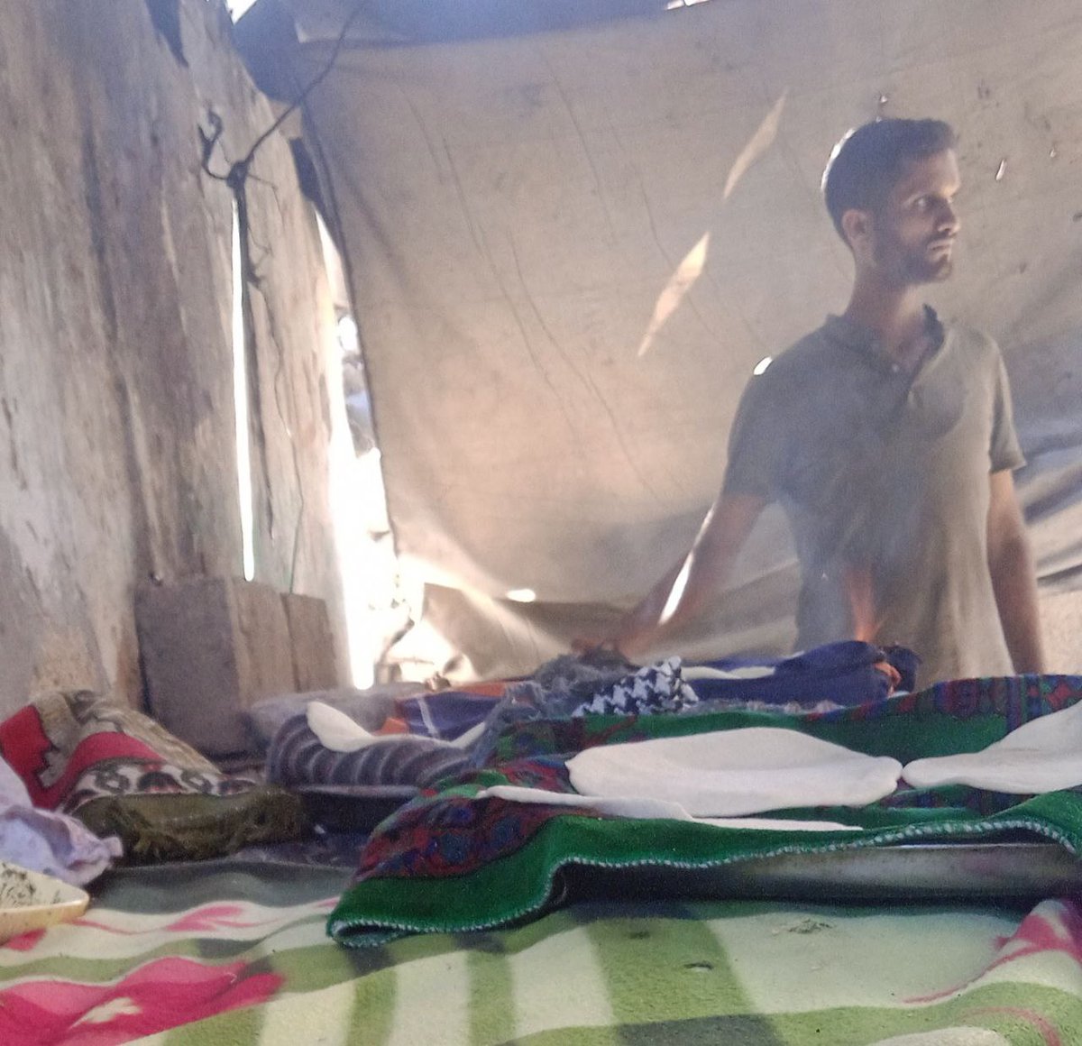 SayedSayed68947's tweet image. I don&apos;t know what the problem is, but I don&apos;t get any donations in days and weeks, please, I need this, I need every donation to save my family😢

📍Help me from here:
chuffed.org/project/137418

#Gaza_Resists #Gaza #FreePalestine