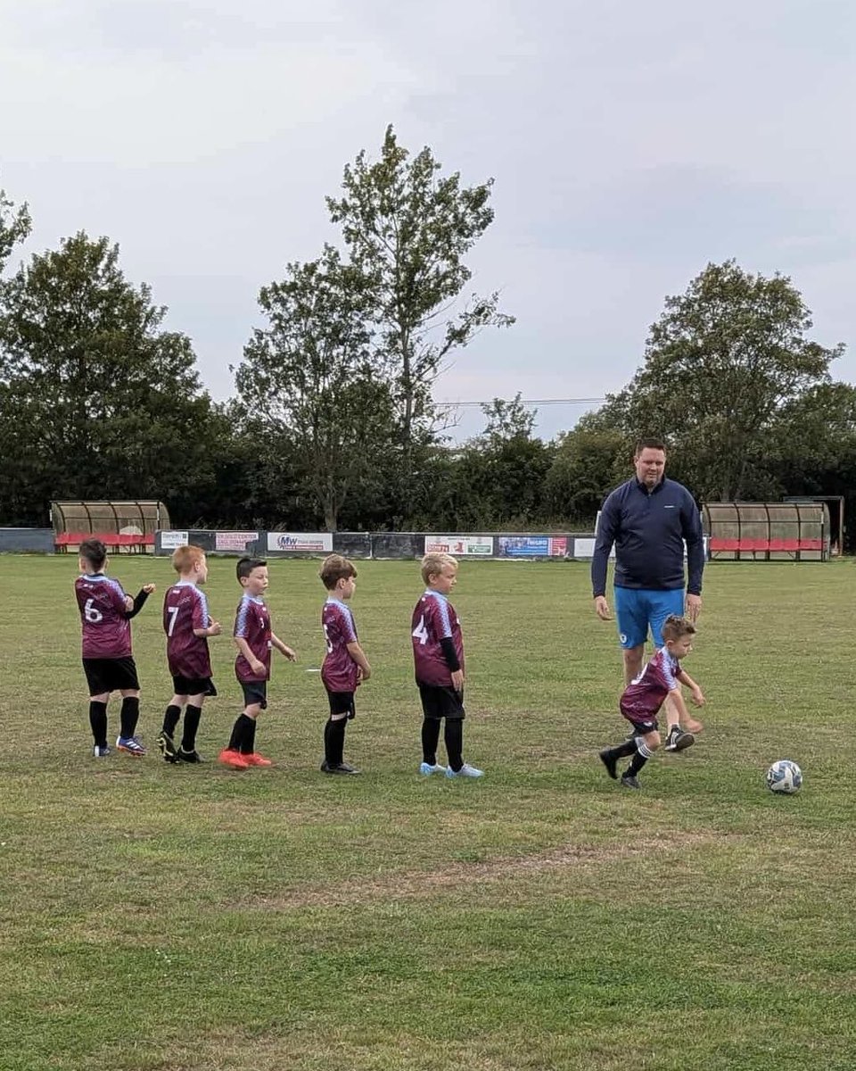 ev2sportswearuk's tweet image. New Team. New Kit 🔥

The recently formed Shotton Town United U7’s are loving their brand new kit 👊

#EV2 | #DesignWithoutLimits