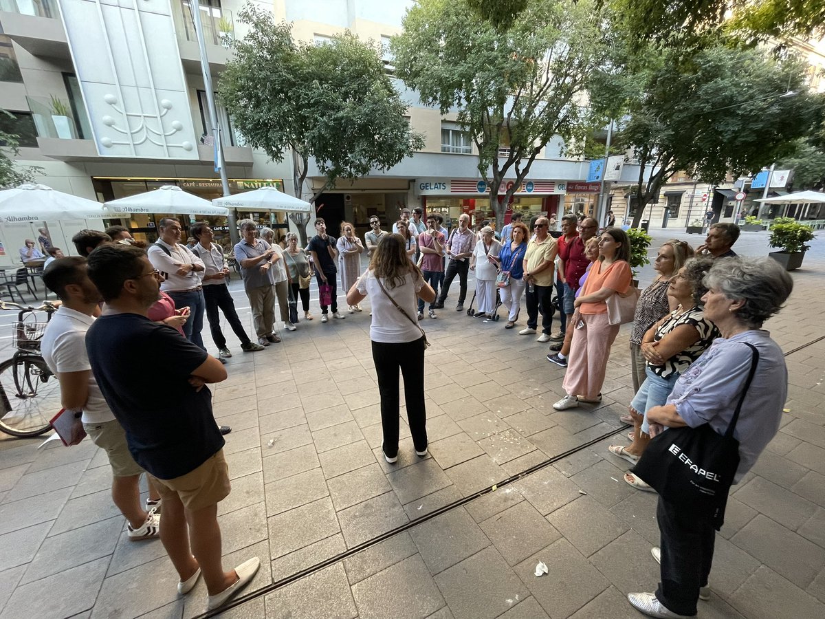 🌍 En plena Setmana de la Mobilitat, sortim a caminar per una Palma més sostenible. 🚶‍♀️🚲

Davant un govern que retalla i nega el canvi climàtic, nosaltres defensam una ciutat per a les persones. 💪

Més info 👇👇👇
ca.psoepalma.com/post/el-psoe-p…