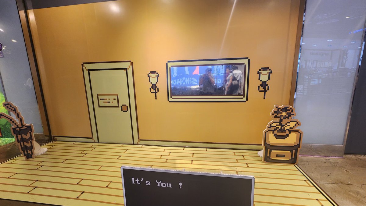 살까싶던건 다팔려서 샌즈피규어 하나만 샀다 ㅠㅠㅠ 이것도 마지막남은거였어 언다인에 잔뜩 스티커붙은게 웃김