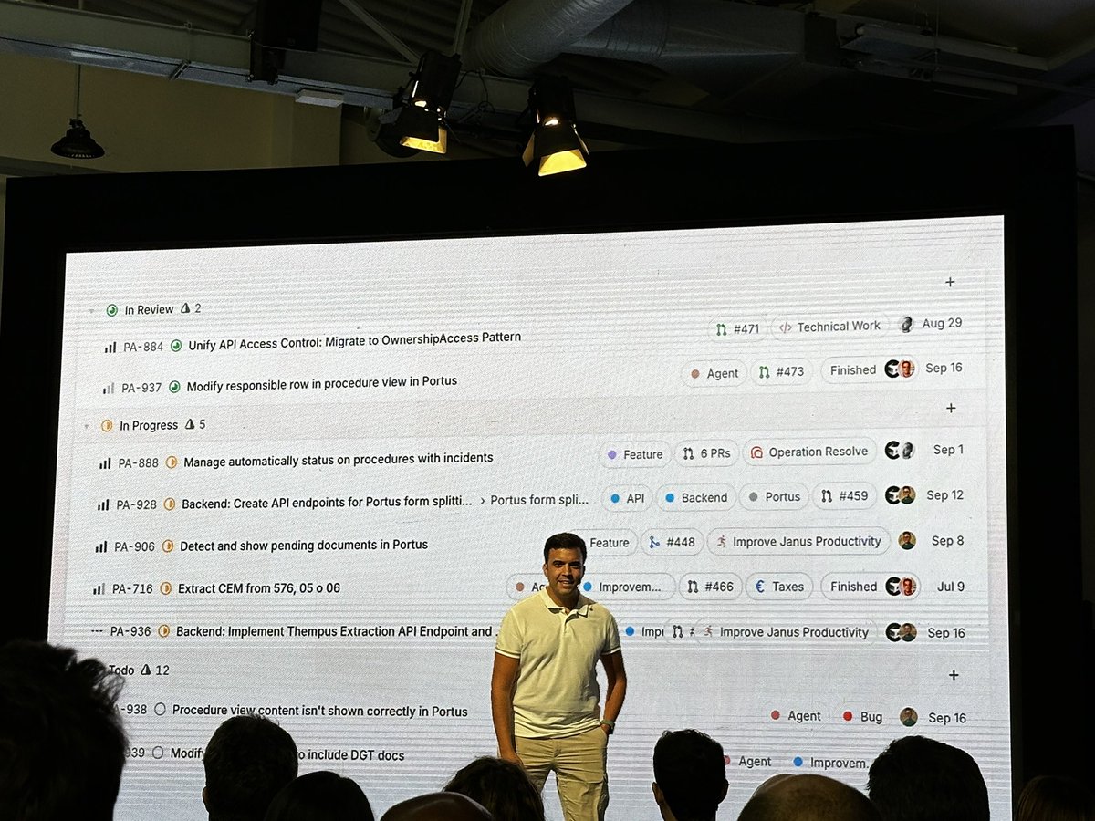 Está charla de <a href="/fesja/">Javier Escribano</a> en la #FredCon25 es oro puro!!