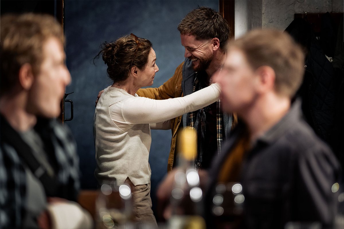 WhatsOnStage's tweet photo. Reunion at the Kiln Theatre – review https://t.co/jaogtZYVn4 https://t.co/RcV0q9fKHD
