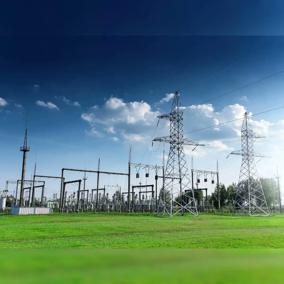 ⚡ Massive ₹9.15 lakh cr grid upgrade 🚀

Expanding to 6.48 lakh ckm by 2032

280 GW renewables absorption

Supporting green hydrogen clusters 🌱
This is India’s clean power backbone!
#SmartGrid #EnergyTransition #GreenHydrogen #CleanEnergy

🔗newscript.co.in/from-coal-to-c…