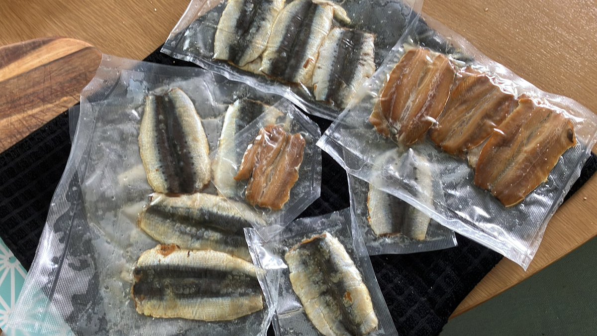 isazappa🇪🇺 #ignoreLFI (@isazappa) on Twitter photo Filets de sardines fumés toute la nuit puis cuits sous vide 30’ à 50°. <a href="/rachele39193616/">rachele martin</a> <a href="/pbriday/">Philippe Briday 🇪🇺🇺🇦#NiFachoNiFacho</a> Filets de sardines fumés toute la nuit puis cuits sous vide 30’ à 50°. <a href="/rachele39193616/">rachele martin</a> <a href="/pbriday/">Philippe Briday 🇪🇺🇺🇦#NiFachoNiFacho</a>
