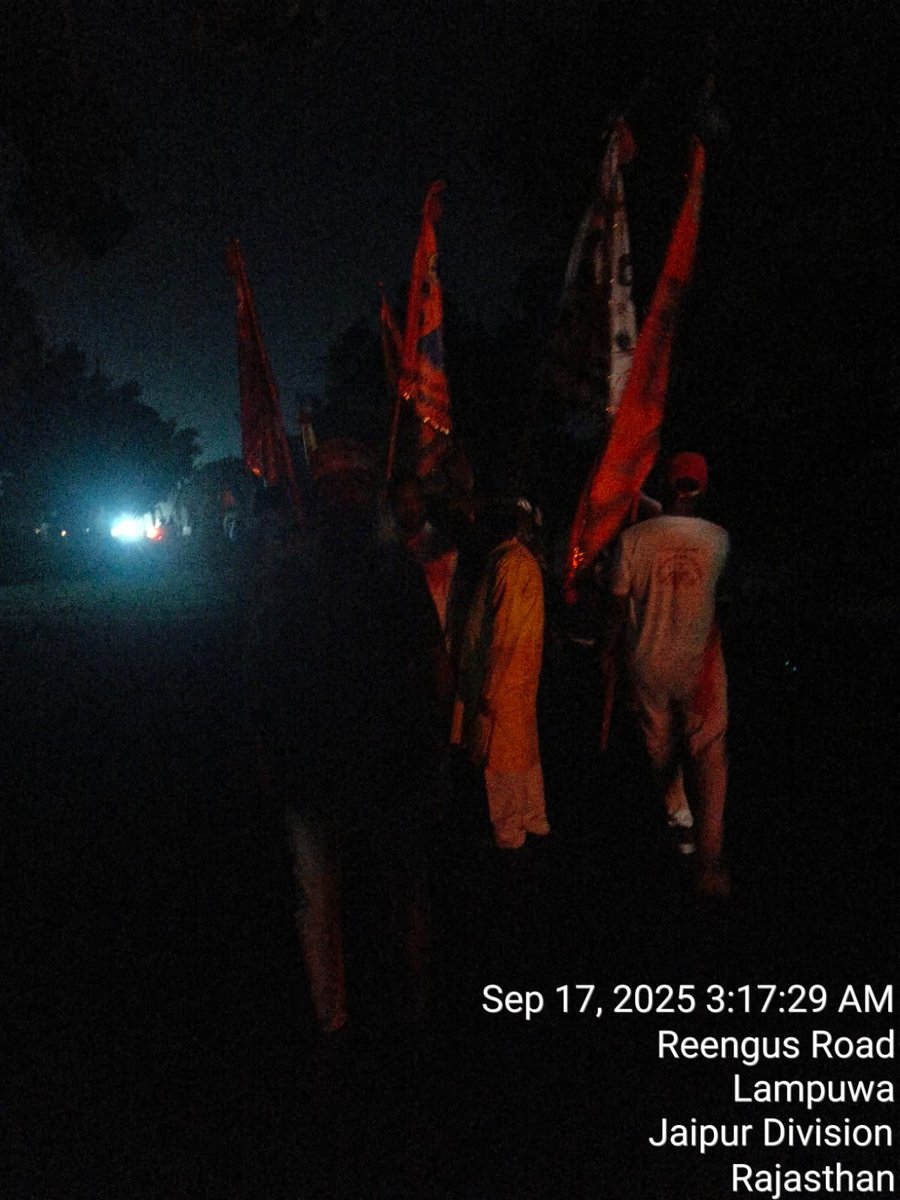 NavinKu78633329's tweet photo. @Bhajanlalofc @KumariDiya राजस्थान सरकार से अपील है रिंगस से जितने भी श्याम प्रेमी खाटू श्याम जी के लिए पैदल यात्र निशान उठाते हैं रास्ते में बहुत परेशानी होती है स्ट्रीट लाइट नहीं होने के कारण और गाड़ी भी ओवर स्पीड में चलती है सरकार से अपील है कि इसको अपने संज्ञान में लिया जाए https://t.co/wHrlX3iePL