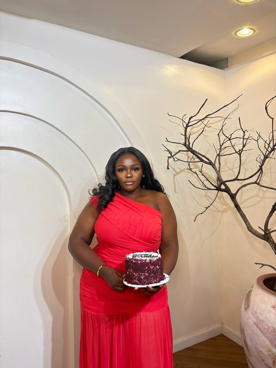 fabtosyn's tweet photo. Allegedly I’m a year older, make a wish for me https://t.co/WMkhyOlS0I