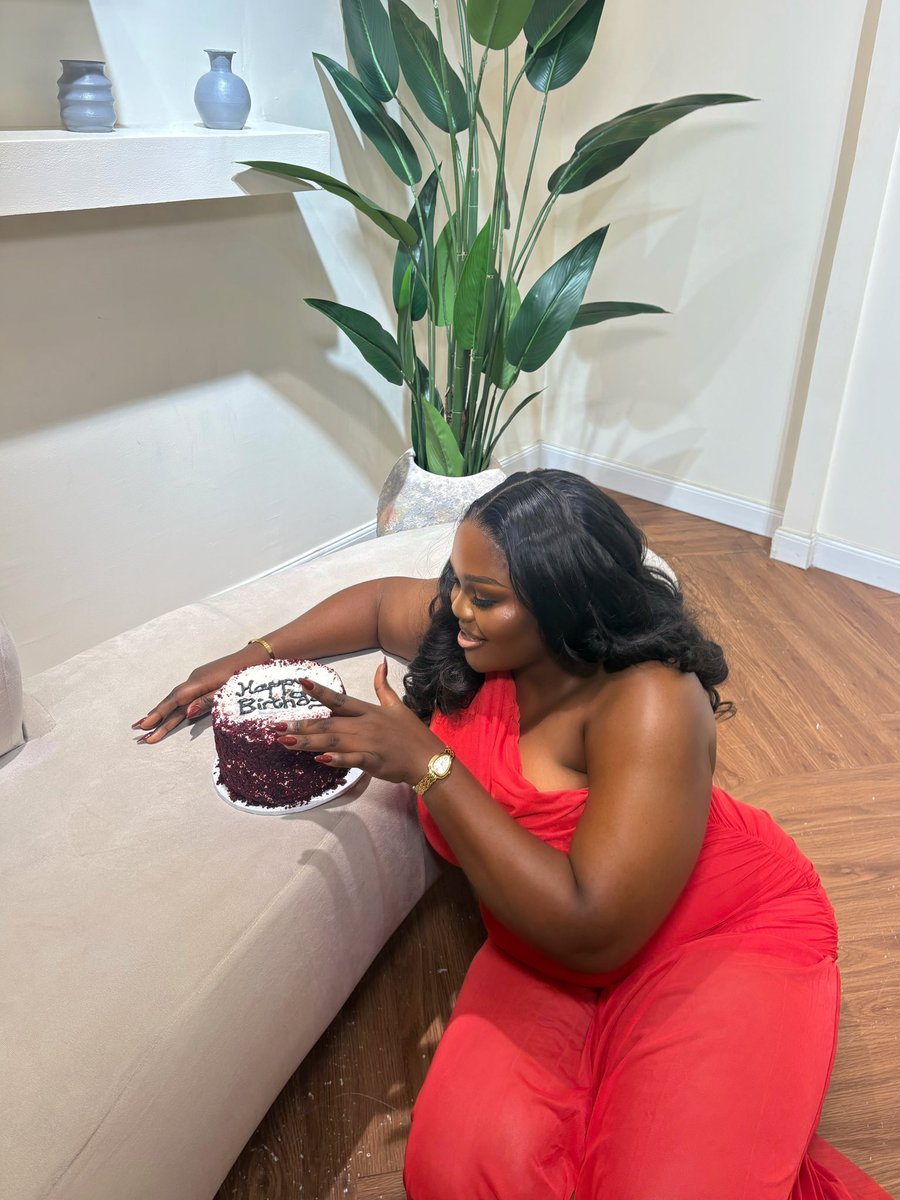 fabtosyn's tweet photo. Allegedly I’m a year older, make a wish for me https://t.co/WMkhyOlS0I