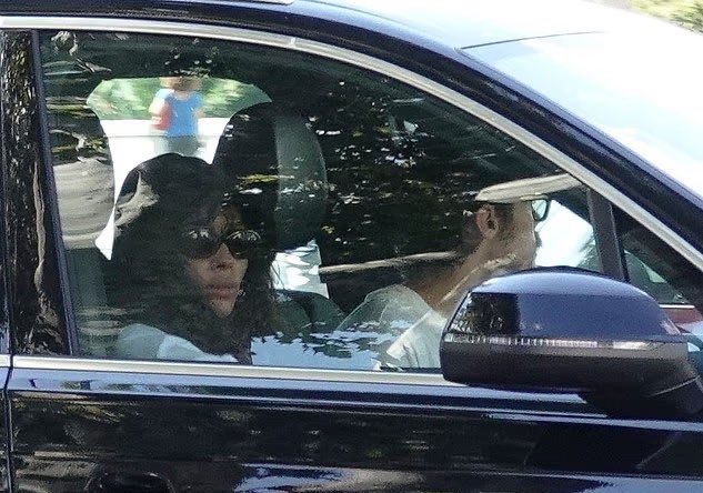 Zoë is passenger princess 🙂‍↕️