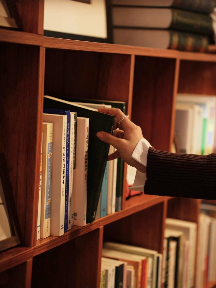 [IG POST] 250918 suye.on2di

[2025 JISUYEON FANMEETING: A Page
Called You]

Ji Suyeon Solo Fanmeeting
"A Page Called You : 너라는 페이지" 
📚 Unfold Ji Suyeon’s new chapter, together.

COMING SOON

💌 instagram.com/p/DOvU3PikymE/…

#지수연
#JISUYEON