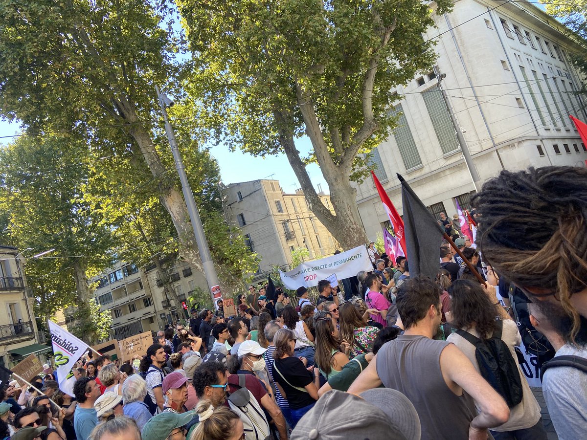 Gomgauth's tweet image. #montpellier #manifestationdu18septembre #18/09 Beaucoup de monde, ambiance festive, musicale ! Merci à la batucada, j’ai dansé !