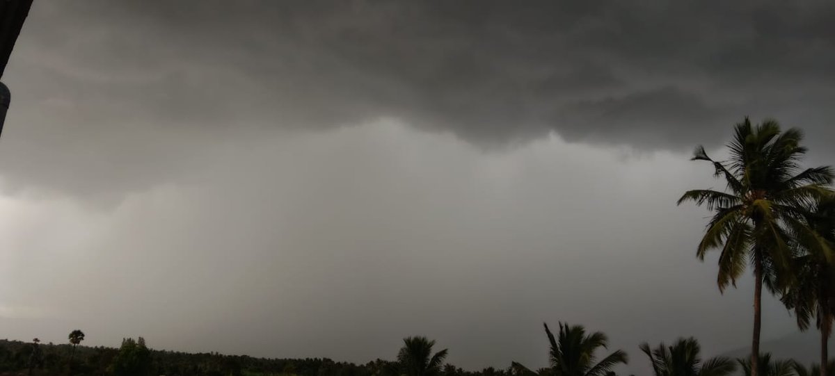kalyanasundarsv's tweet image. #Intense #Thunderstorm development over North of #Sathyamangalam #Easternghats
#Erode district 
Pc Mahibalan