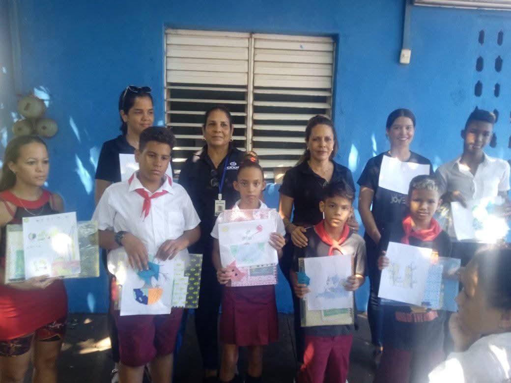 katia_camp20277's tweet photo. Las nuevas generaciones son los que disfrutarán lo que hagamos hoy por una naturaleza más saludable, es por ello que expresan a través de dibujos, poesías, cuentos, su mensaje para proteger la #CapaDeOzono . https://t.co/xHjAUn0T4J